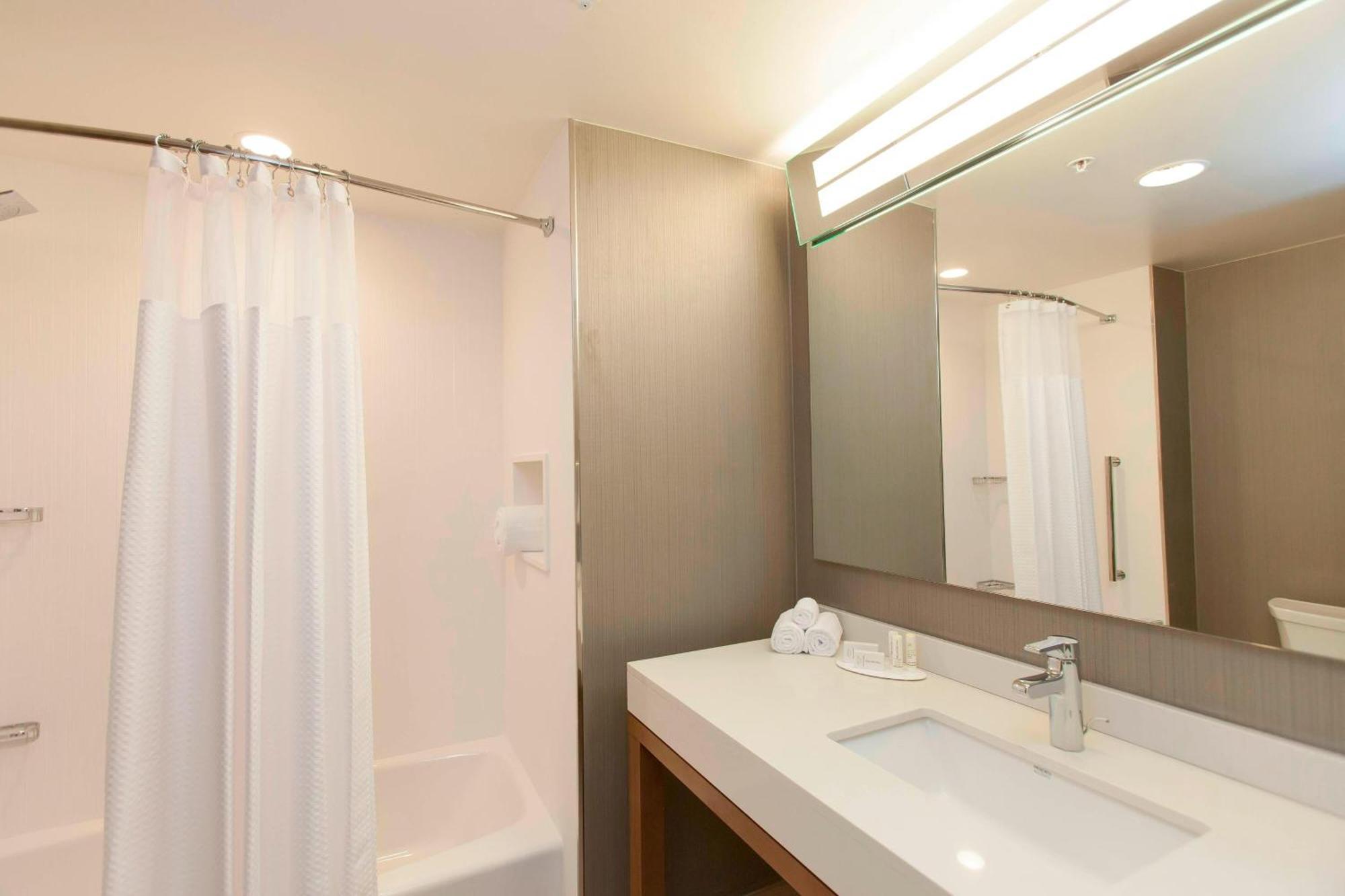 Courtyard By Marriott Houston City Place Spring Esterno foto